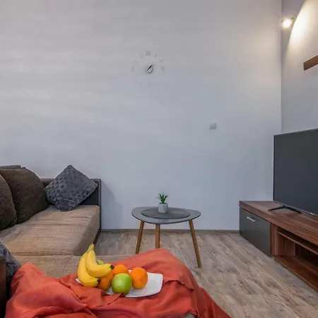 Tina Apartment Marcana
