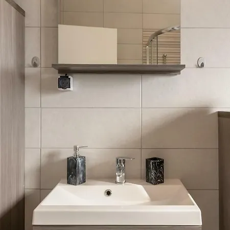 Tina Apartmán